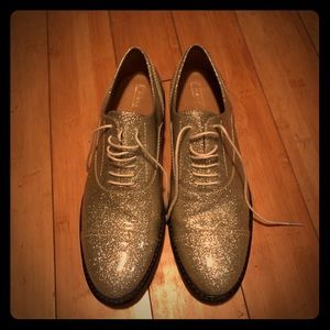 Marc Jacobs gold lace up loafers